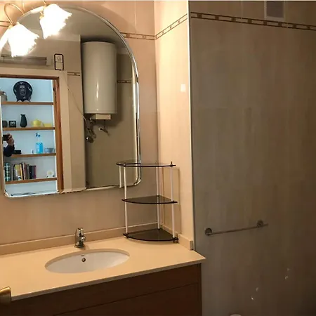 Novelty Vue Centre Sea View Apartment *